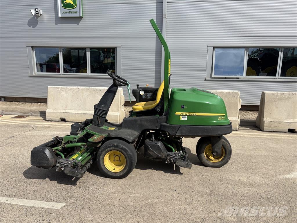John Deere 2500E Perässäkäveltävät leikkurit