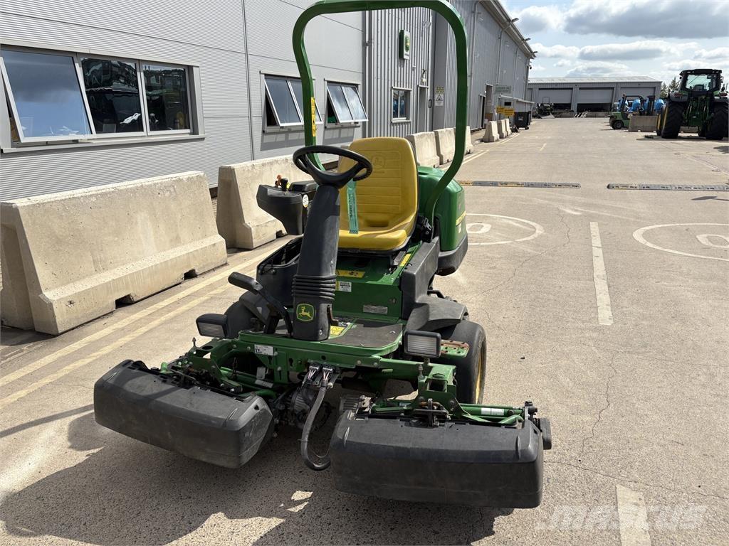 John Deere 2500E Perässäkäveltävät leikkurit
