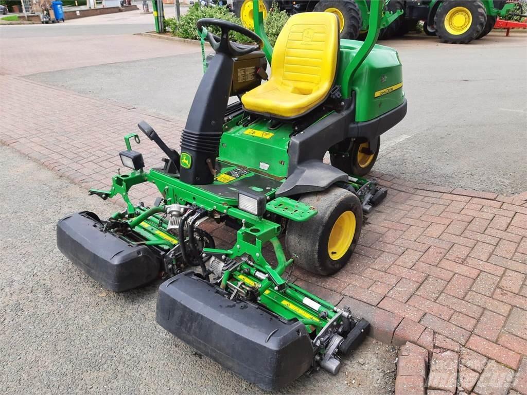 John Deere 2500EH Perässäkäveltävät leikkurit