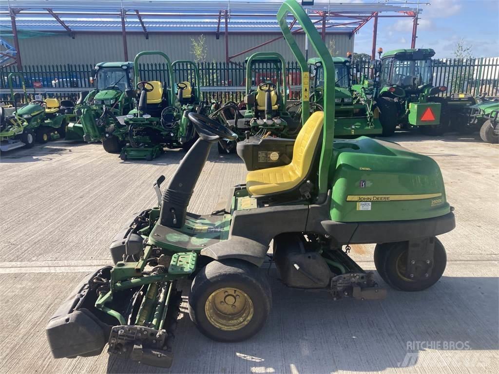 John Deere 2500EH Perässäkäveltävät leikkurit
