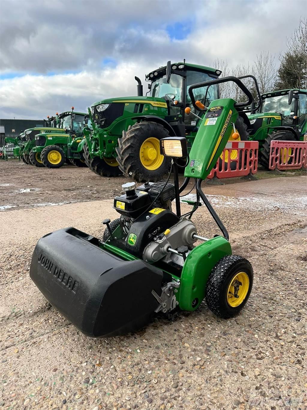 John Deere 260SL Perässäkäveltävät leikkurit