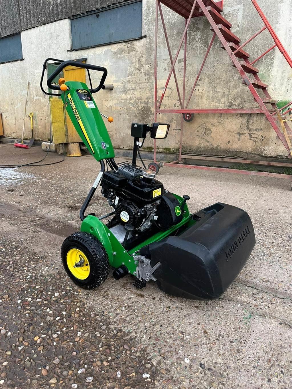 John Deere 260SL Perässäkäveltävät leikkurit