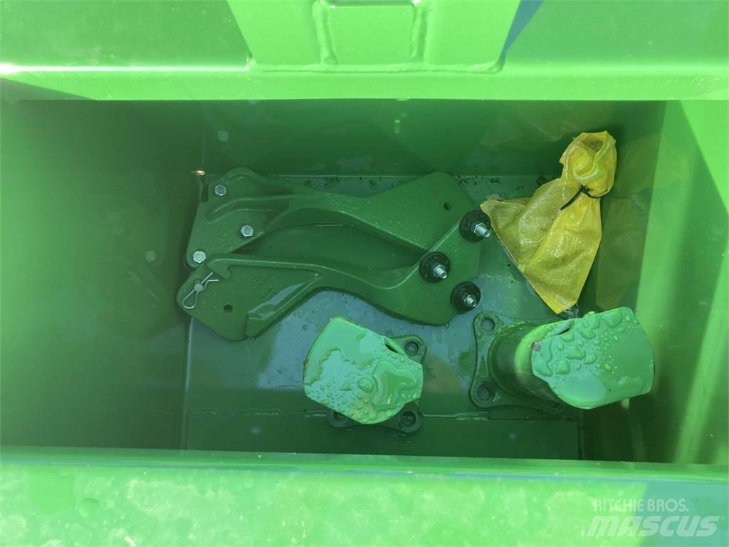 John Deere 320R Taajamatraktorit
