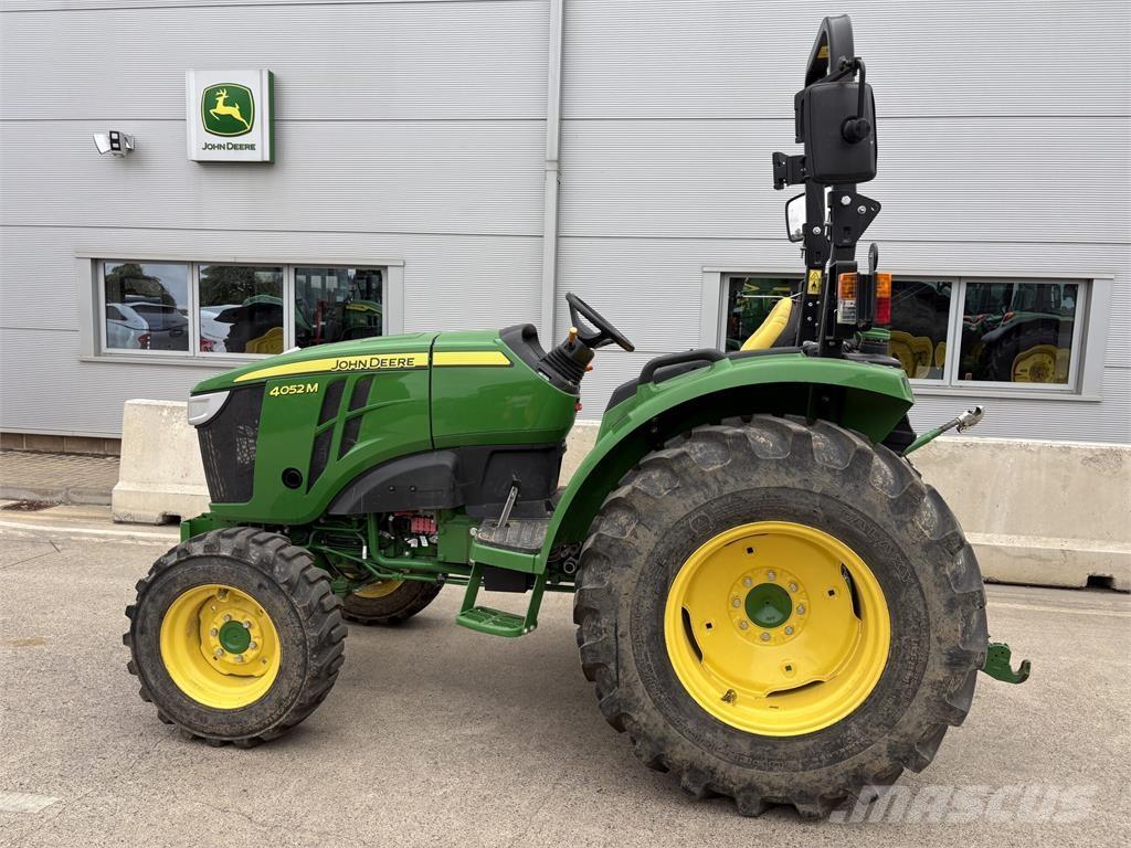 John Deere 4052M Taajamatraktorit
