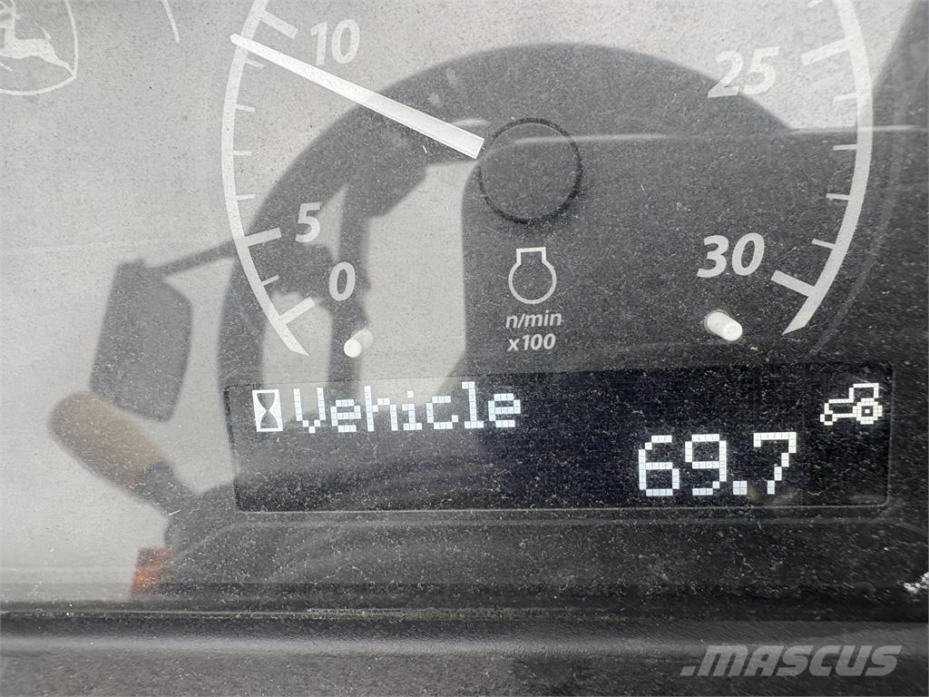 John Deere 4052M Taajamatraktorit