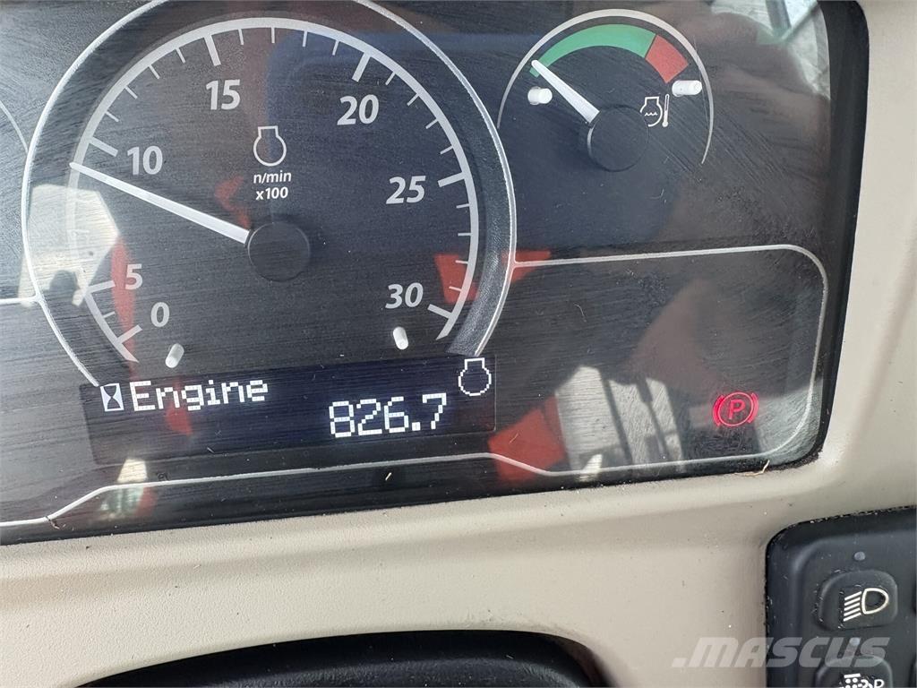 John Deere 4066R Taajamatraktorit