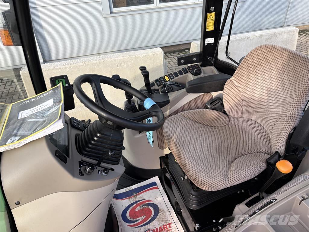 John Deere 4066R Taajamatraktorit