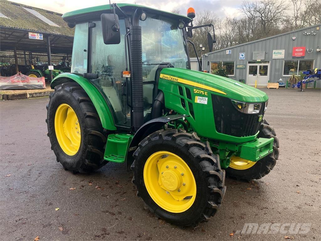 John Deere 5075E Traktorit
