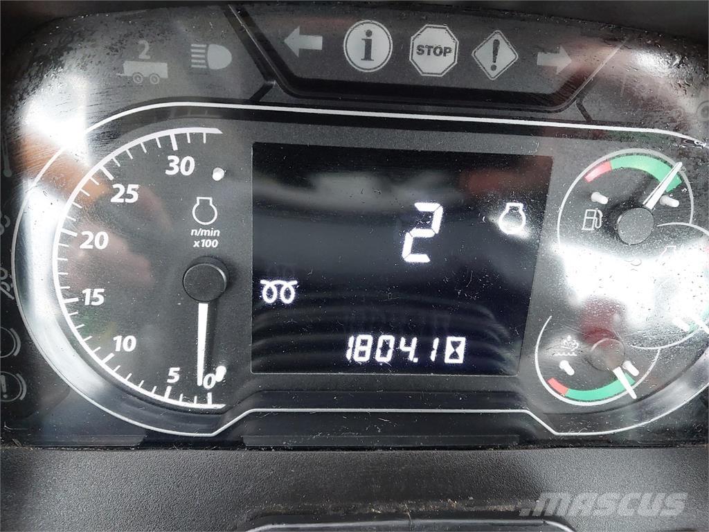 John Deere 5100M Traktorit