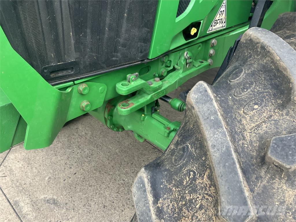 John Deere 6100M Traktorit