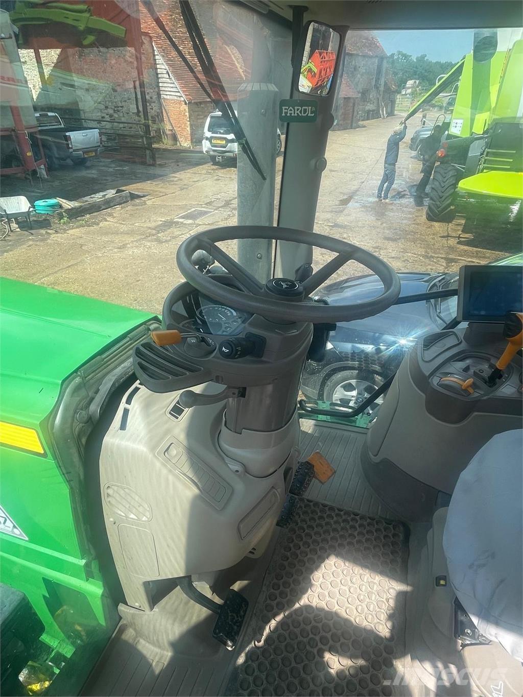 John Deere 6155R Traktorit