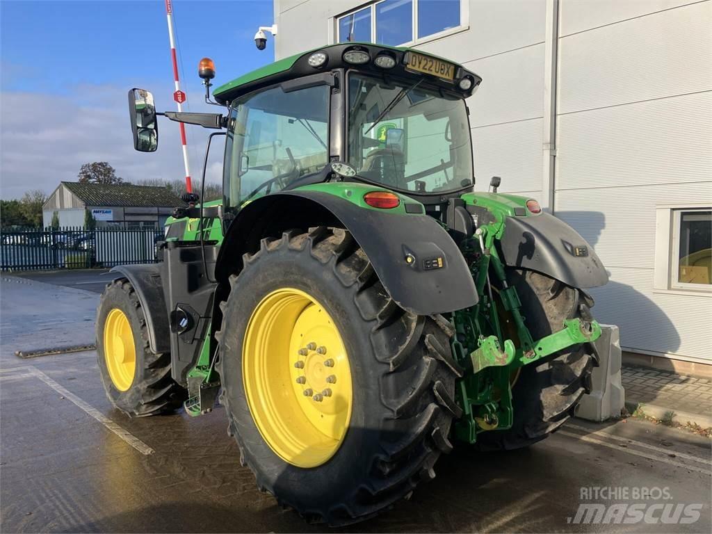 John Deere 6215R Traktorit