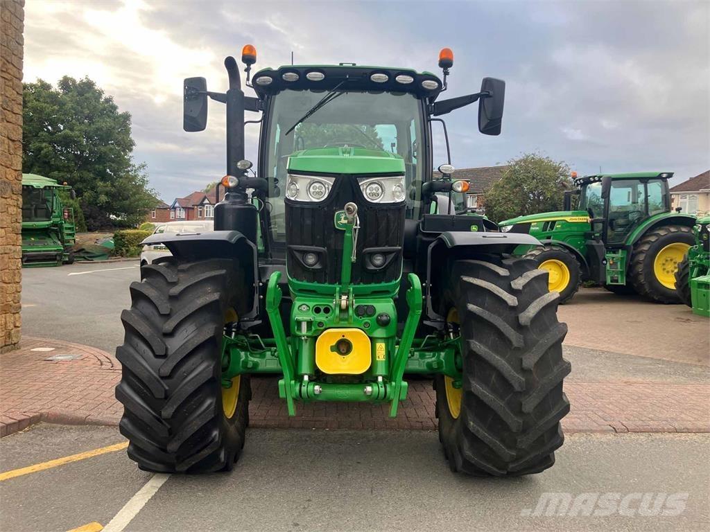 John Deere 6215R Traktorit