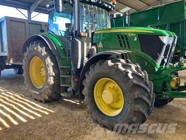 John Deere 6215R Traktorit