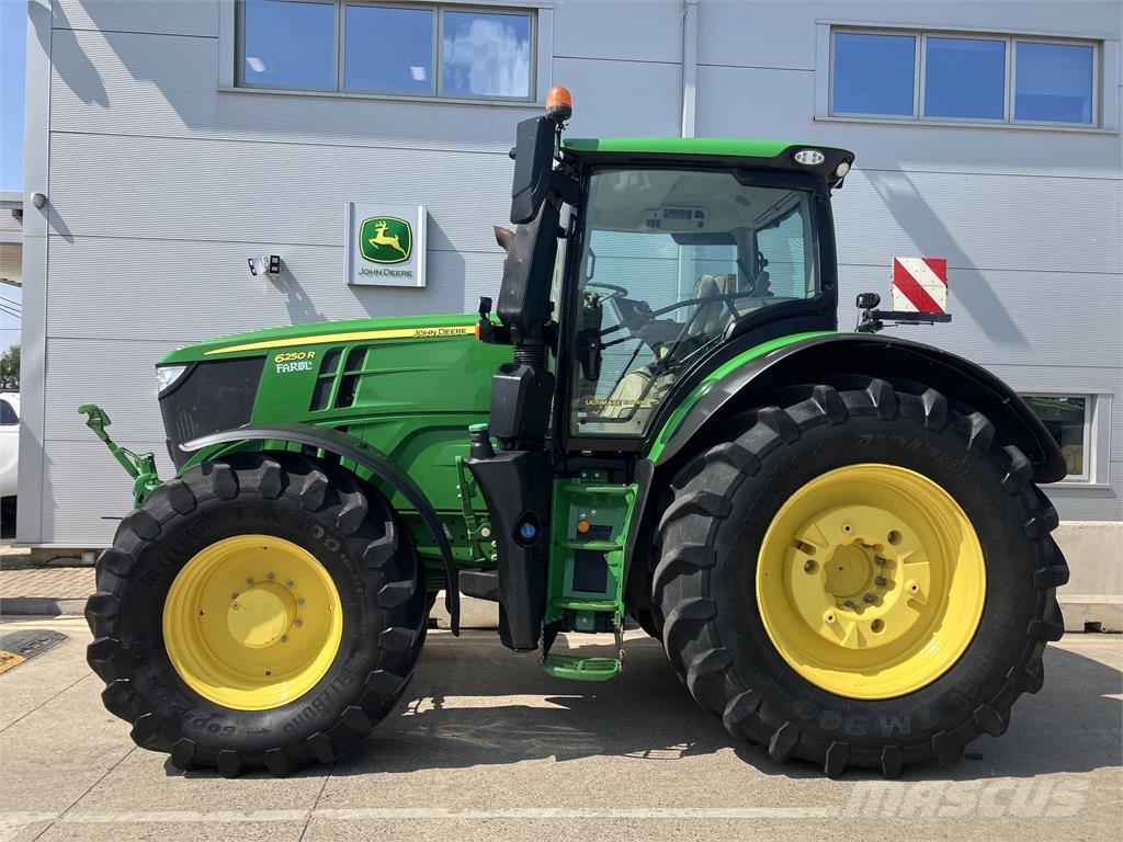 John Deere 6250R Traktorit