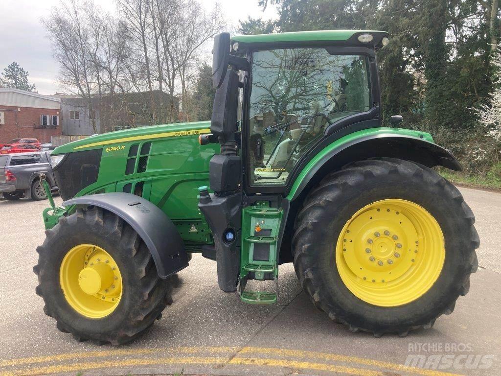 John Deere 6250R Traktorit