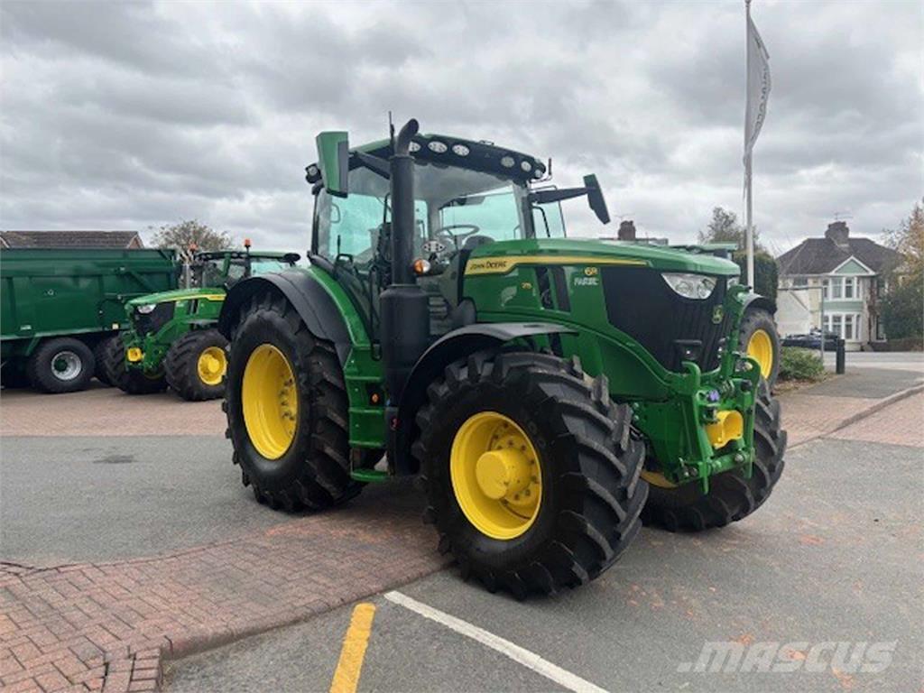 John Deere 6R 215 Traktorit