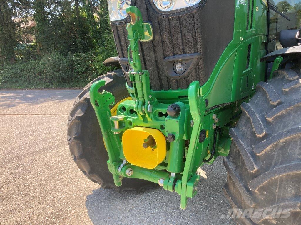 John Deere 6R 215 Traktorit