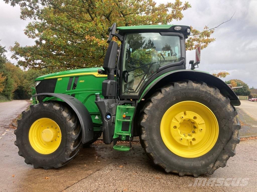 John Deere 6R 250 Traktorit
