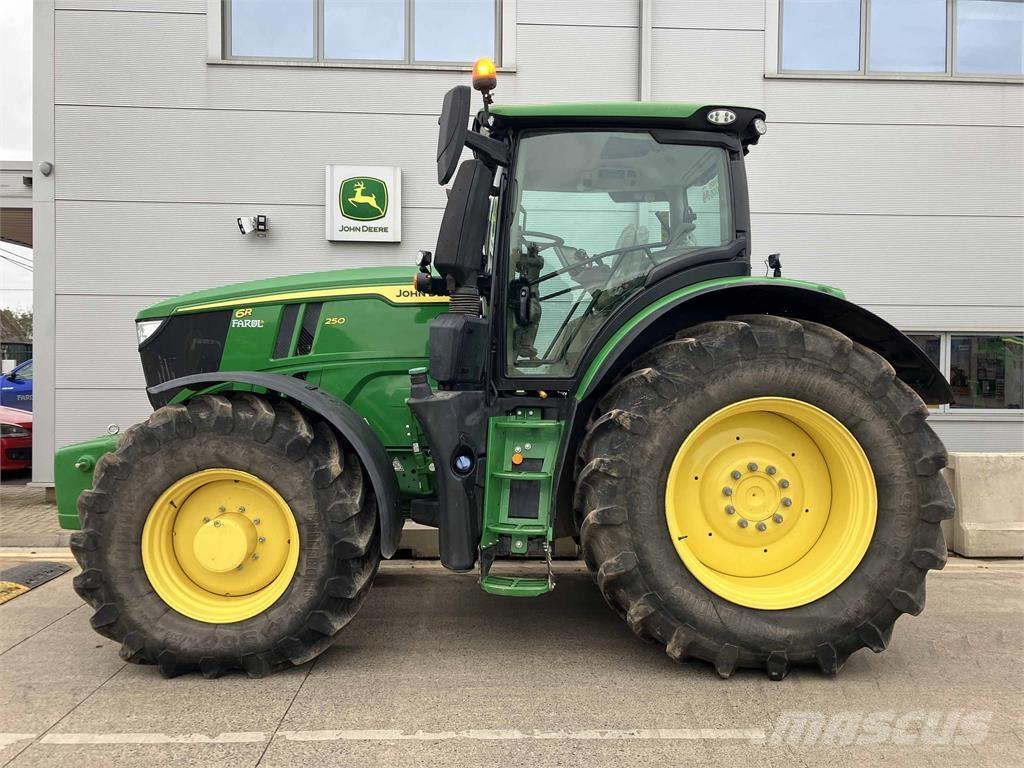 John Deere 6R 250 Traktorit