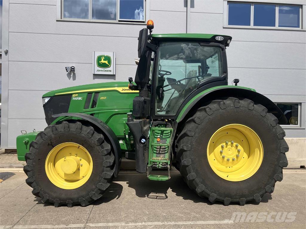 John Deere 6R 250 Traktorit