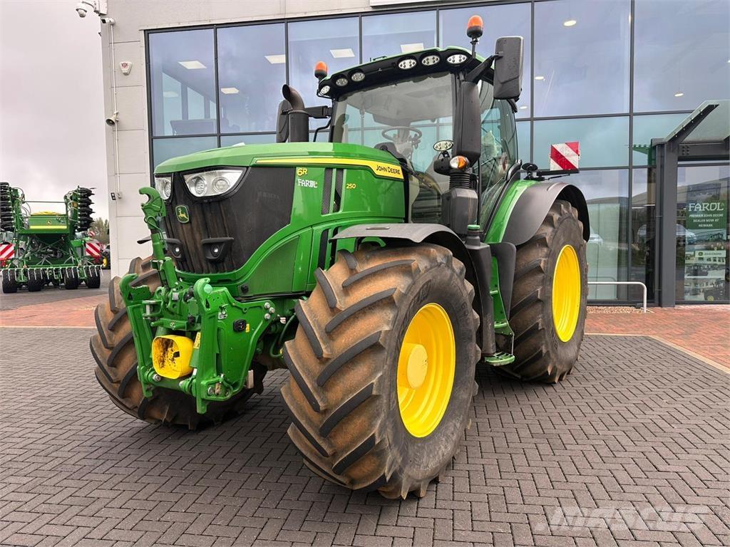 John Deere 6R 250 Traktorit