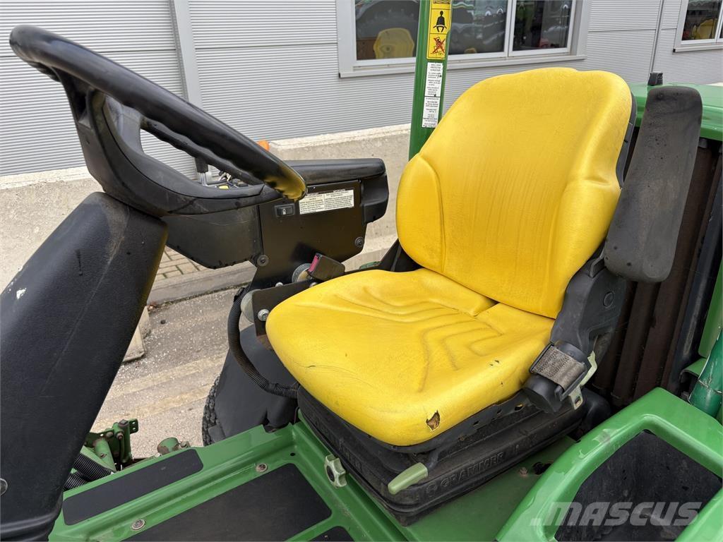 John Deere 7200A Perässäkäveltävät leikkurit