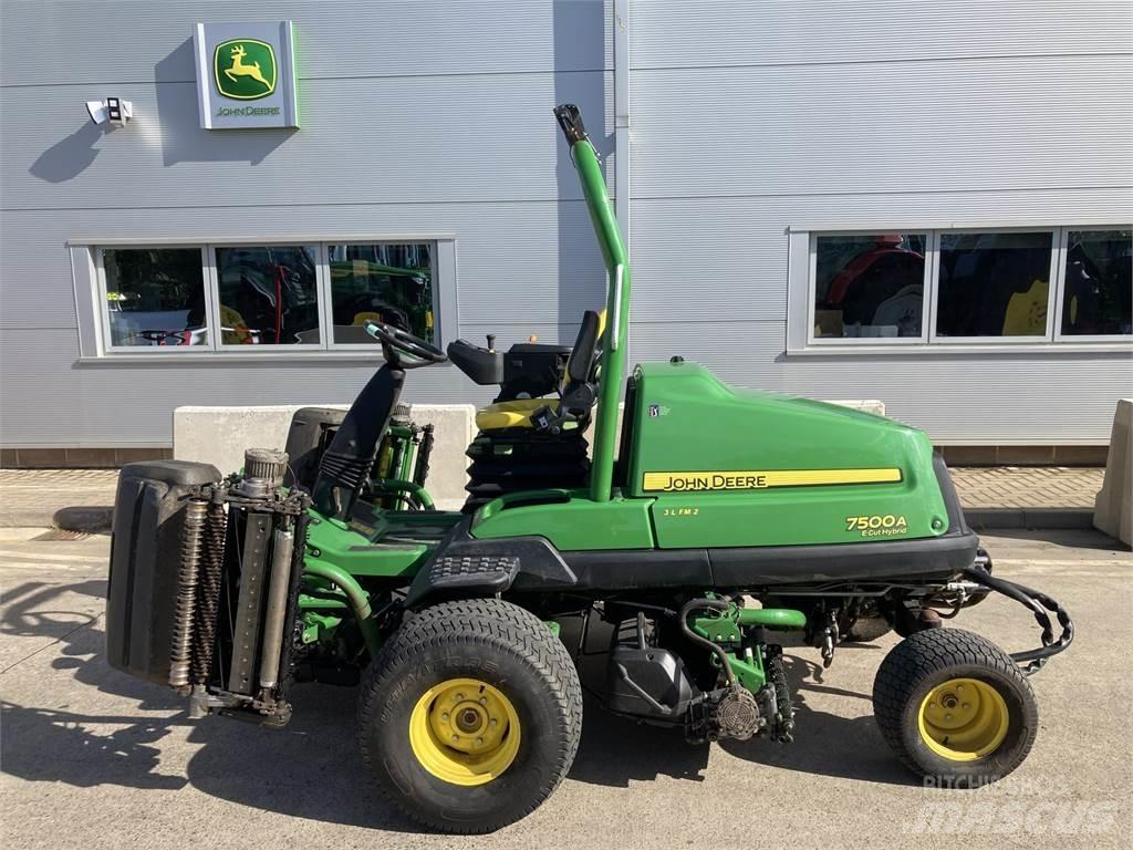John Deere 7500AE Perässäkäveltävät leikkurit