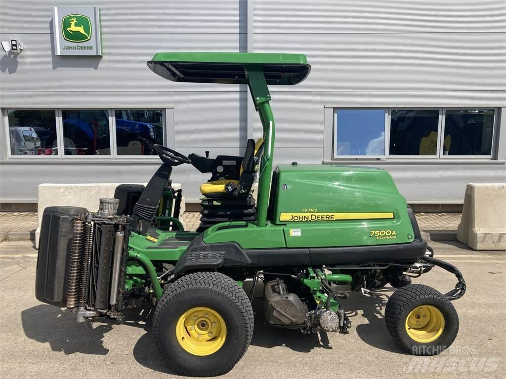 John Deere 7500AE Perässäkäveltävät leikkurit