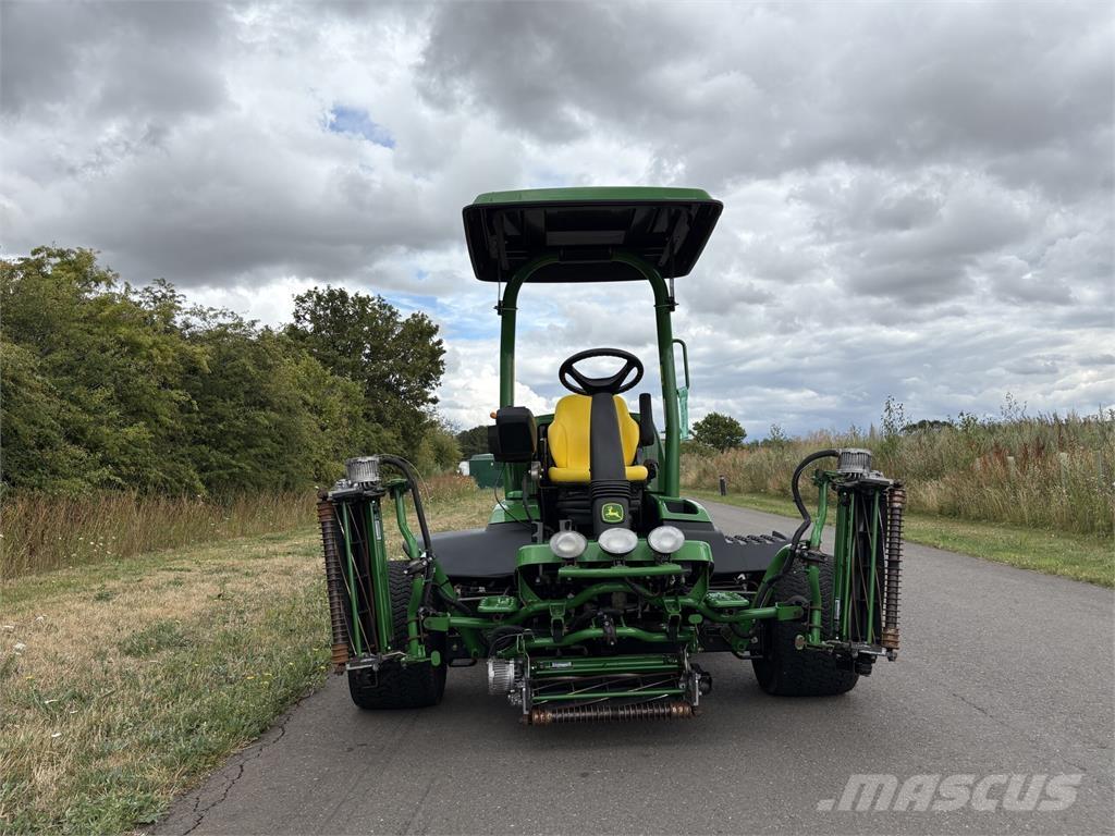 John Deere 7500AE Perässäkäveltävät leikkurit