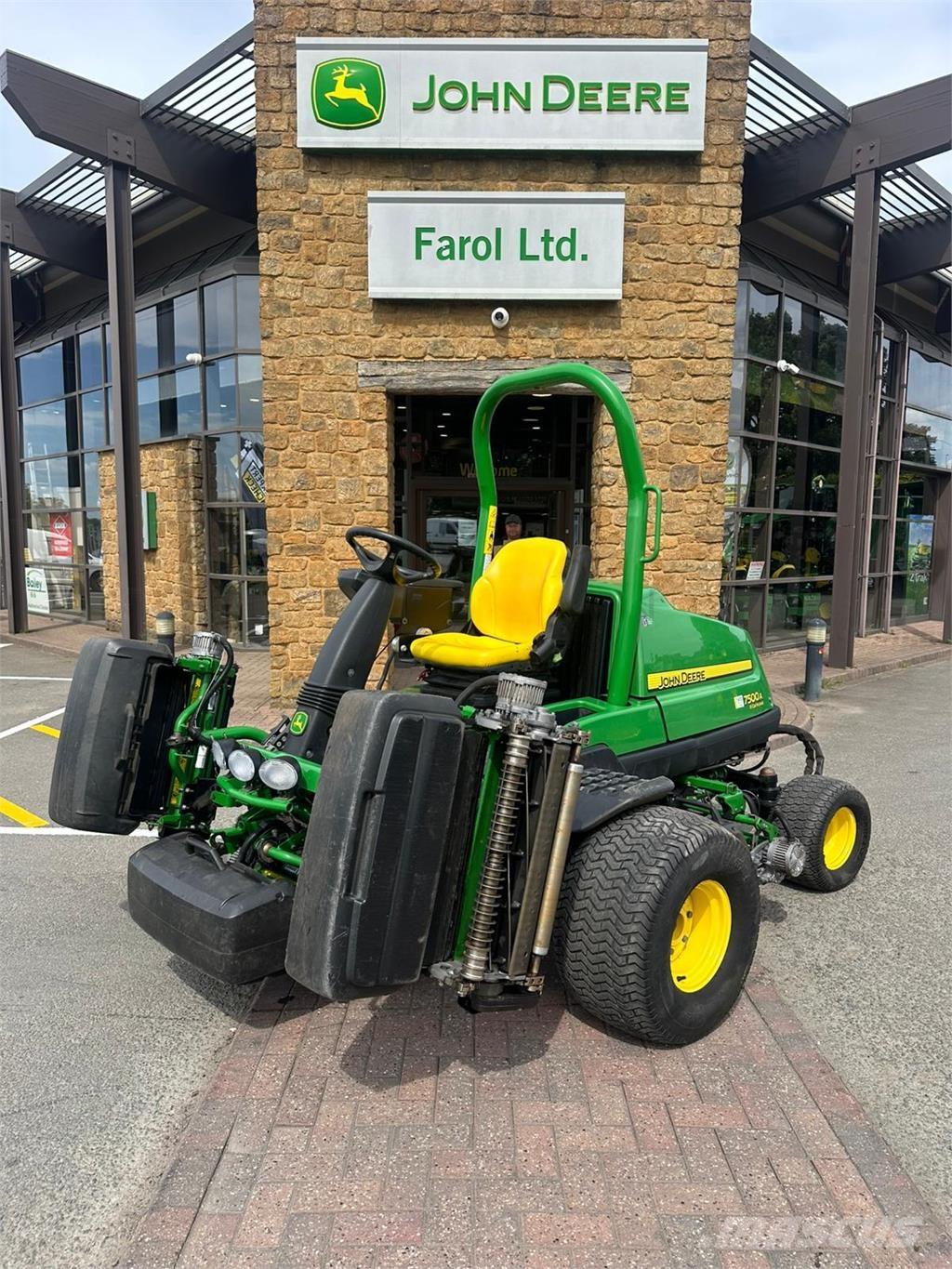 John Deere 7500AE Perässäkäveltävät leikkurit