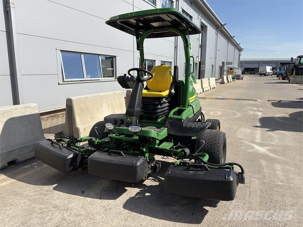 John Deere 7500AE Perässäkäveltävät leikkurit