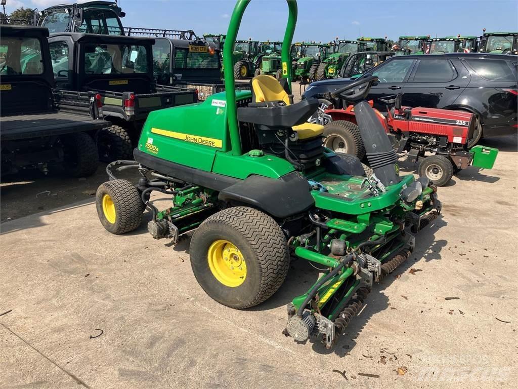 John Deere 7500AE Perässäkäveltävät leikkurit
