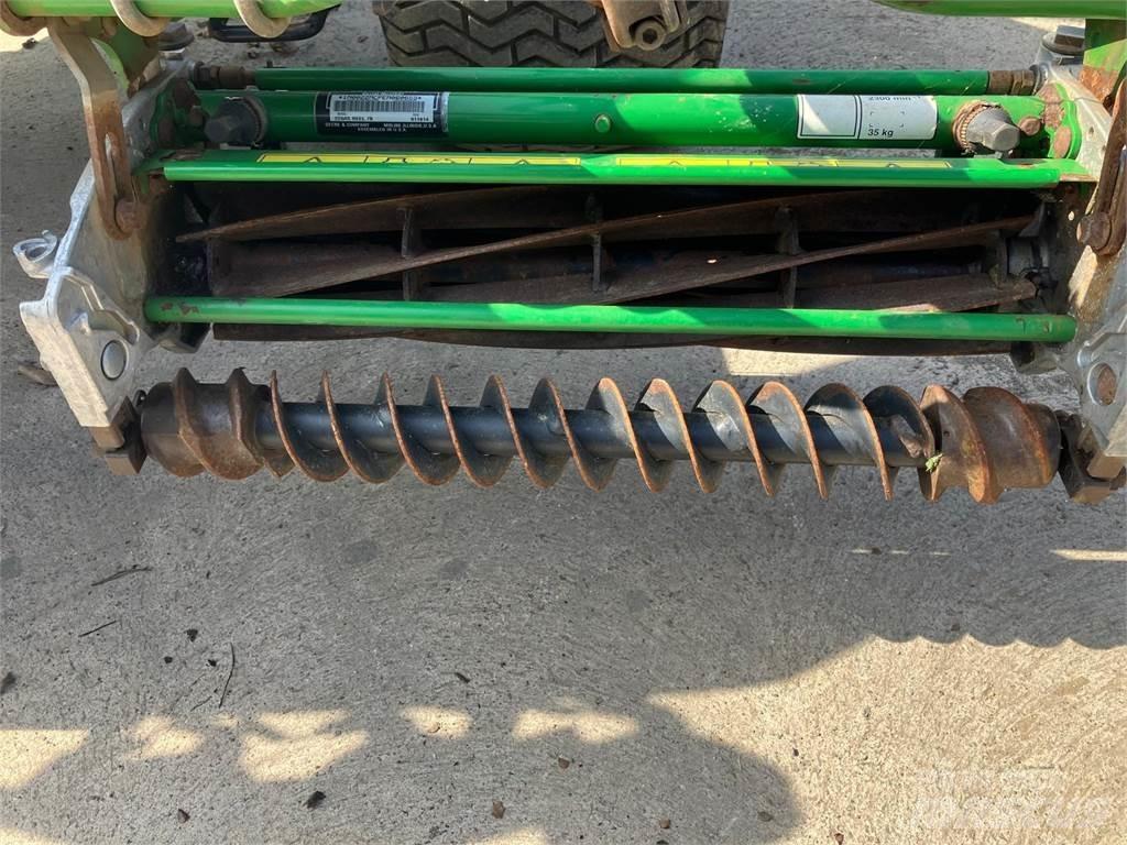 John Deere 7500AE Perässäkäveltävät leikkurit