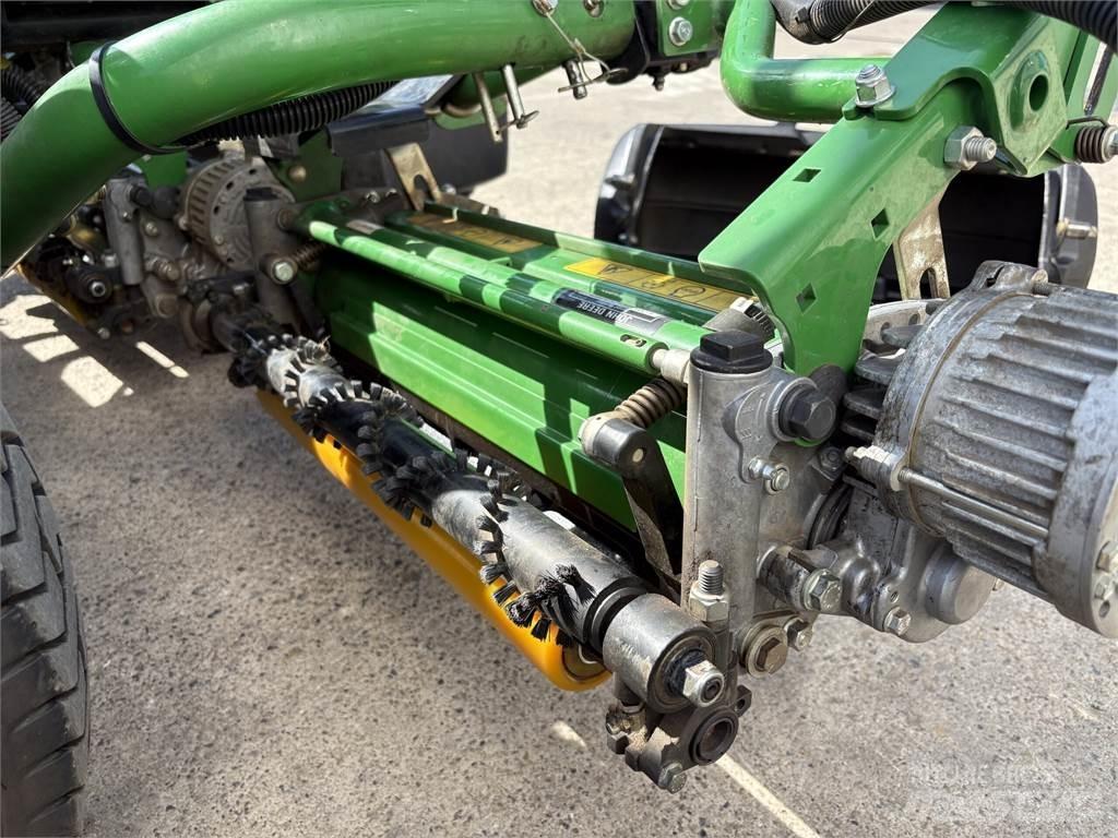 John Deere 7500AE Perässäkäveltävät leikkurit
