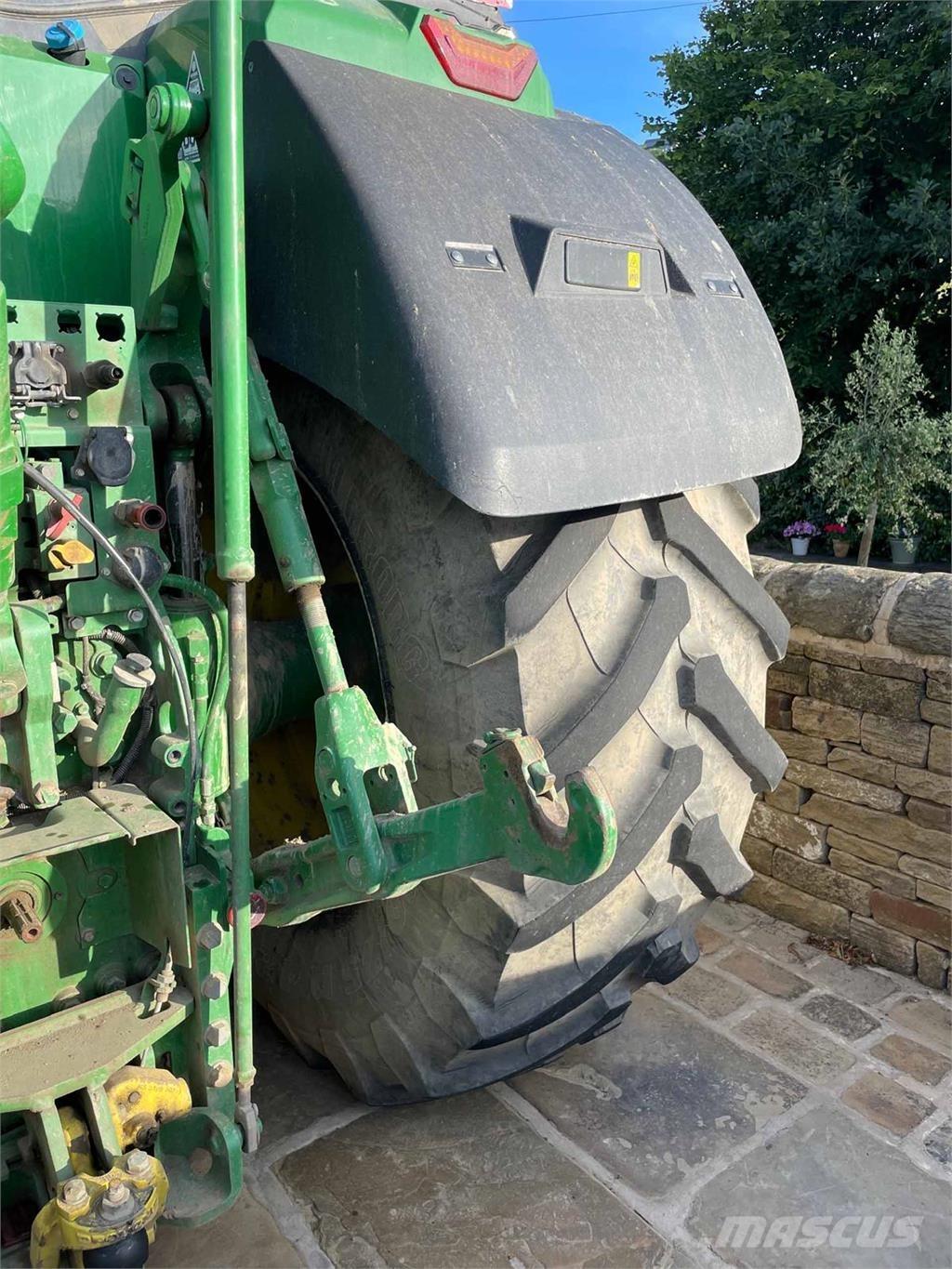 John Deere 7R 330 Traktorit