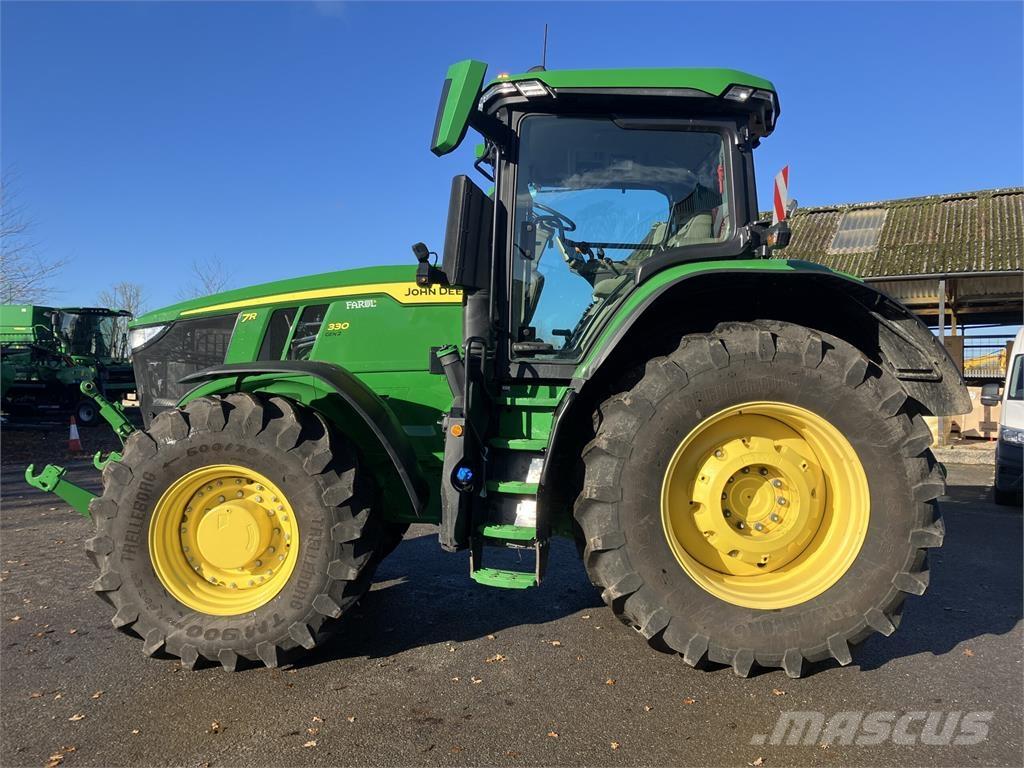 John Deere 7R 330 Traktorit