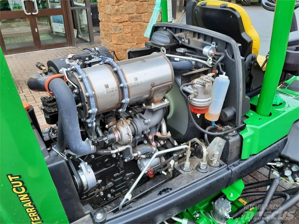 John Deere 8800A Perässäkäveltävät leikkurit