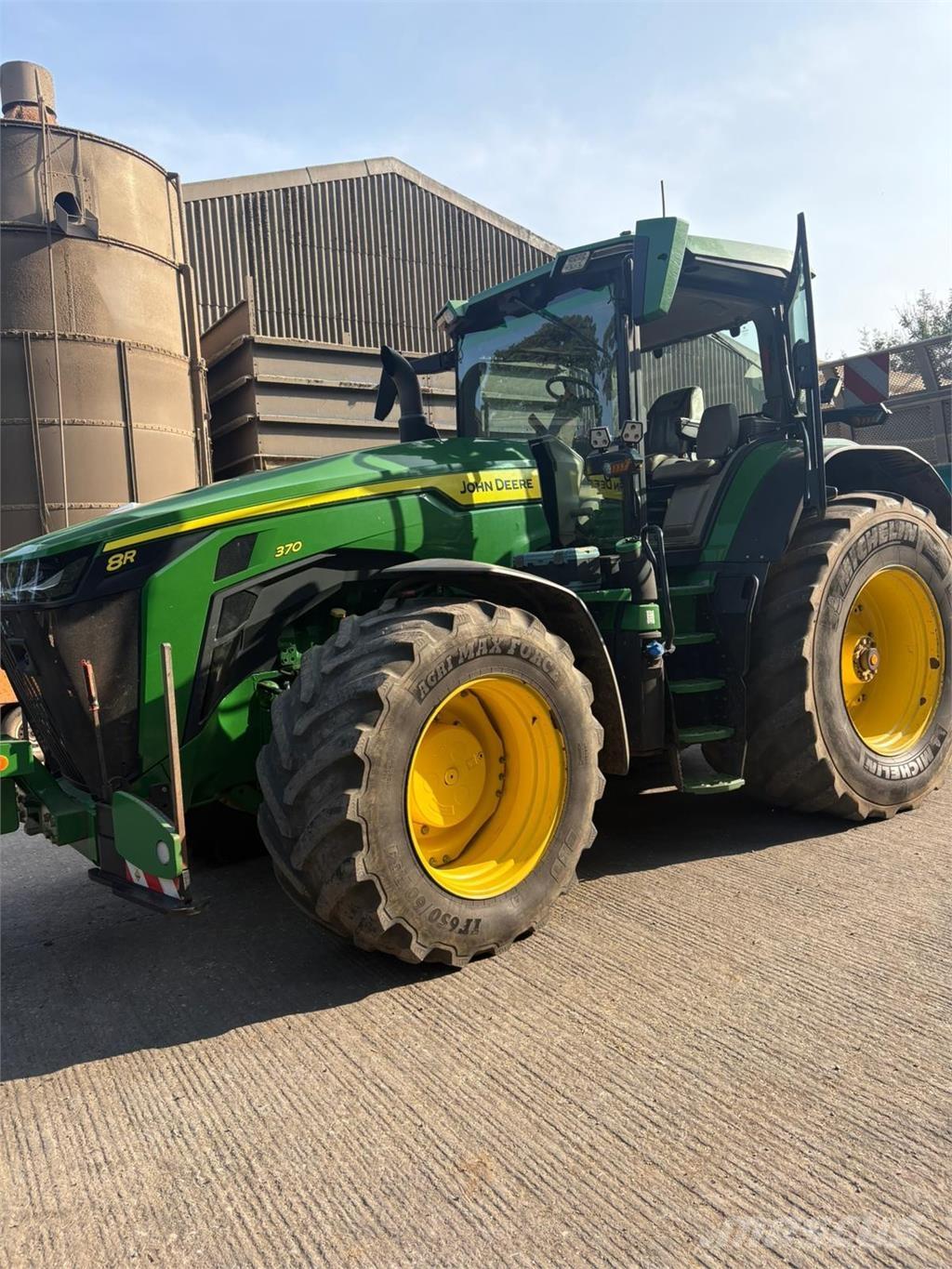 John Deere 8R 370 Traktorit