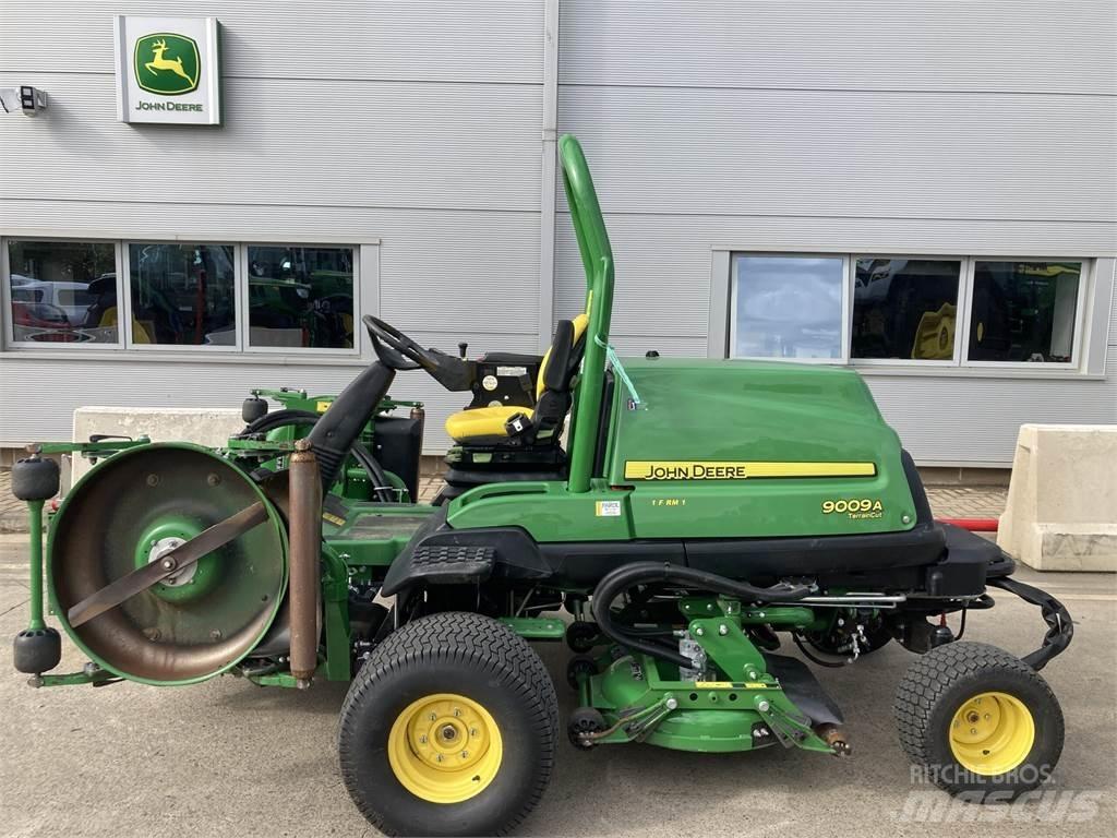 John Deere 9009A Perässäkäveltävät leikkurit