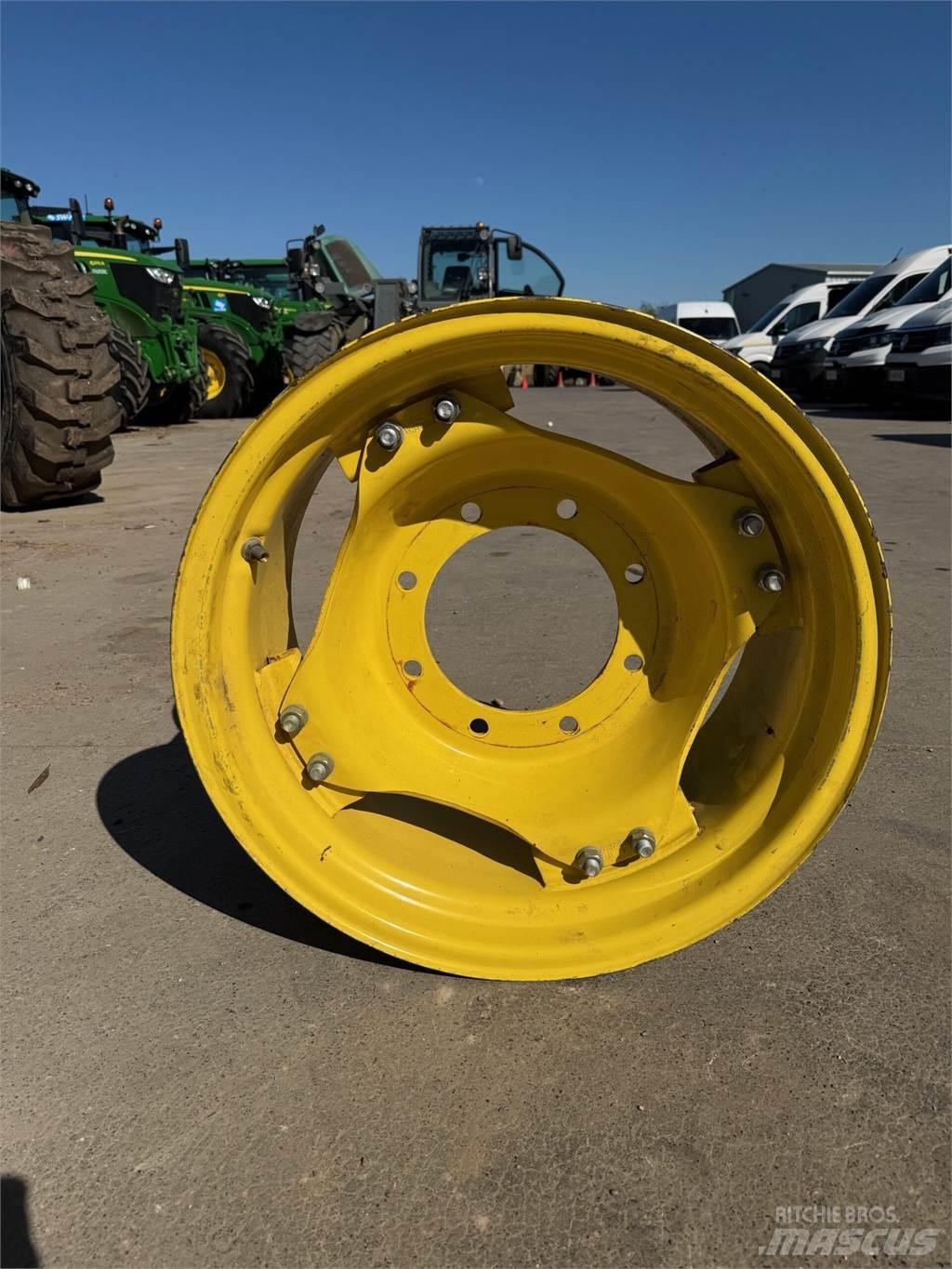 John Deere Example Renkaat ja vanteet
