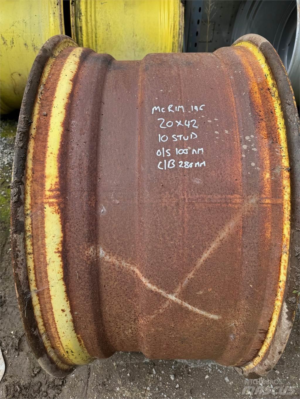 John Deere Example Renkaat ja vanteet