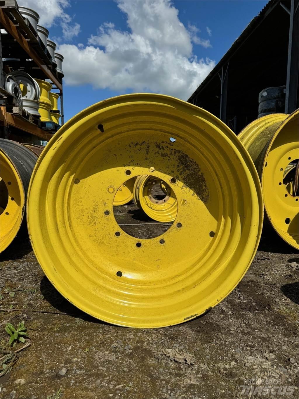 John Deere Example Renkaat ja vanteet