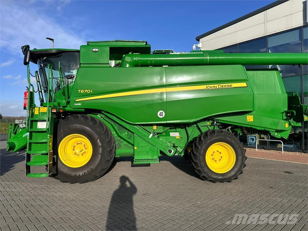 John Deere T670i Leikkuupuimurit