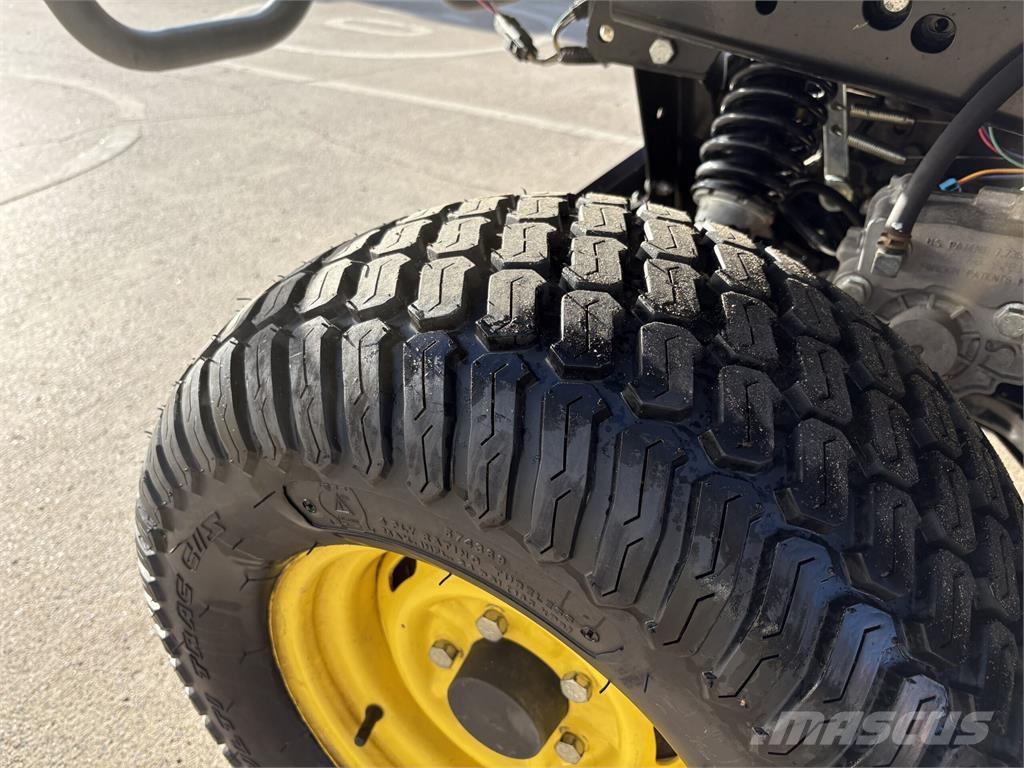 John Deere XUV855M Taajamakoneet