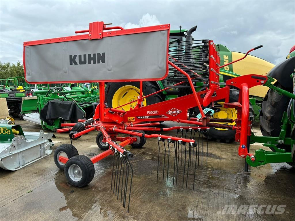 Kuhn GA 4201 Pöyhimet ja haravat