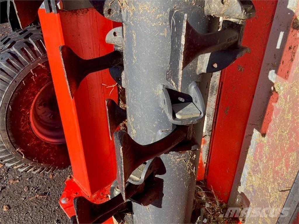 Kuhn RM610R Kesantoleikkurit ja -murskaimet