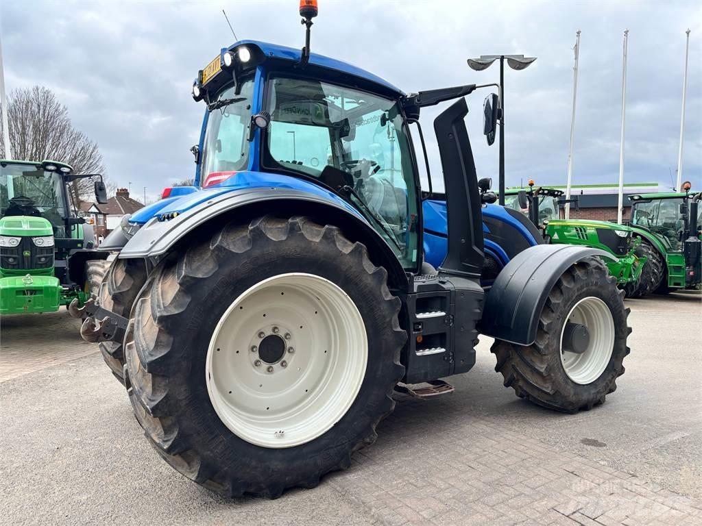 Valtra T234D Traktorit