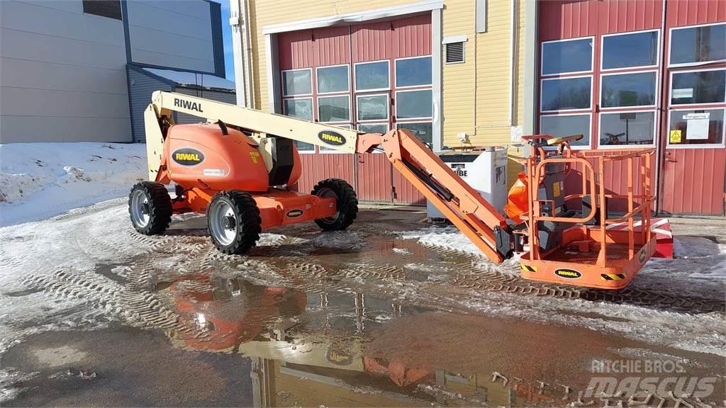 JLG 600AJ Kuukulkijat