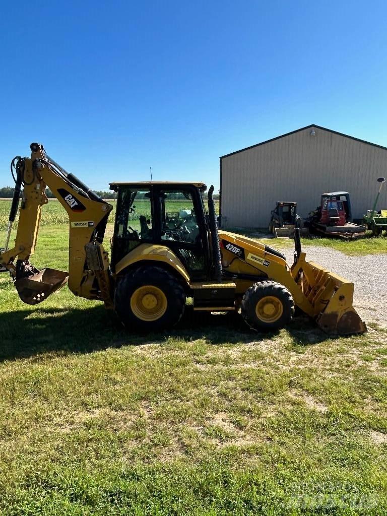CAT 420 F2 ST Kaivurikuormaajat